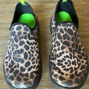 Women's 00mg eeZee Low- Cheetah print.